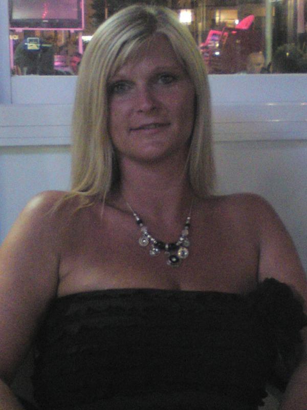 Nickyshaw From Doncaster Is A Local Granny Looking For Casual Sex