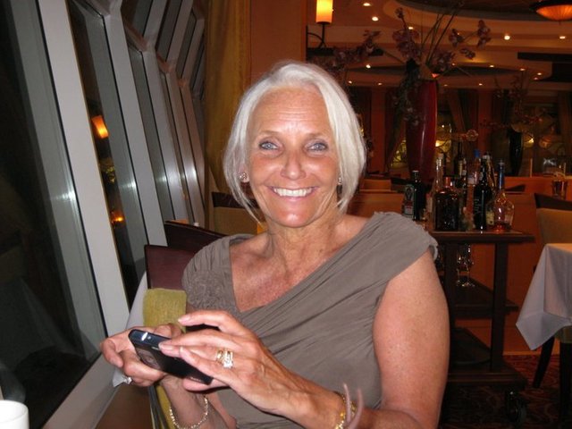 ColoradoExpat, 65, from Edinburgh is a local granny looking for casual