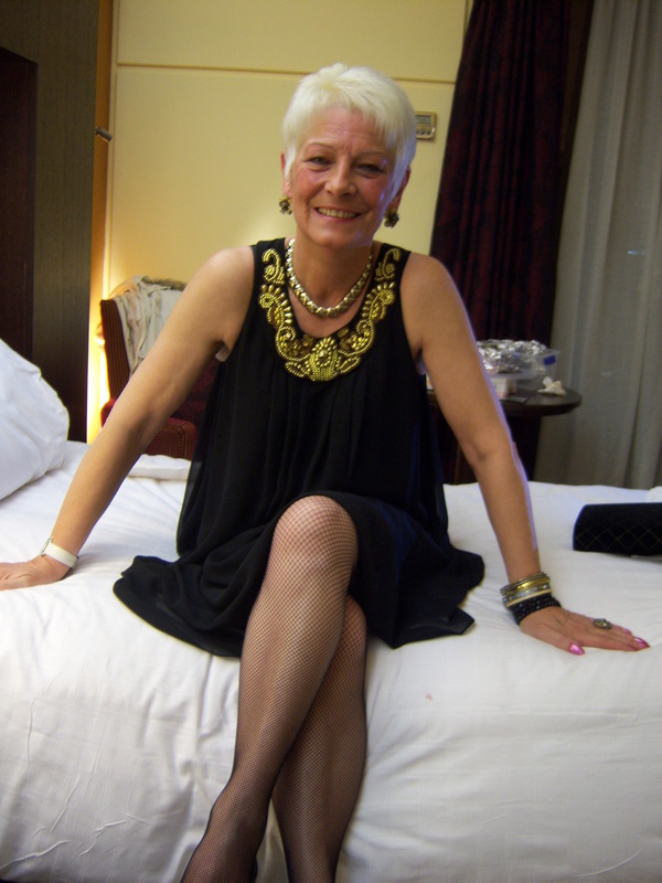 Maryona 68 From Glasgow Is A Local Granny Looking Fo