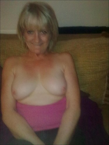 Goodison2010 64 From Nottingham Is A Local Granny Looking For Casual