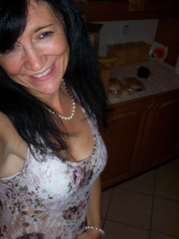 Aloneagen 53 From Nottingham Is A Local Milf Looking For A Sex Date