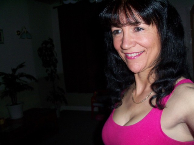 Aloneagen 53 From Nottingham Is A Local Milf Looking For A Sex Date