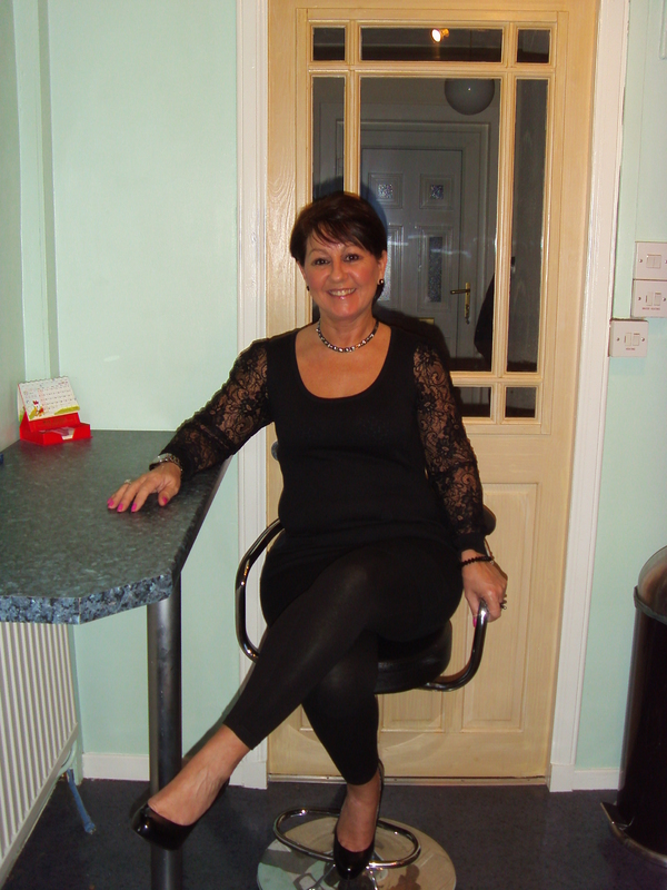 Sweet Carol From Glasgow Is A Local Granny Looking For Casual
