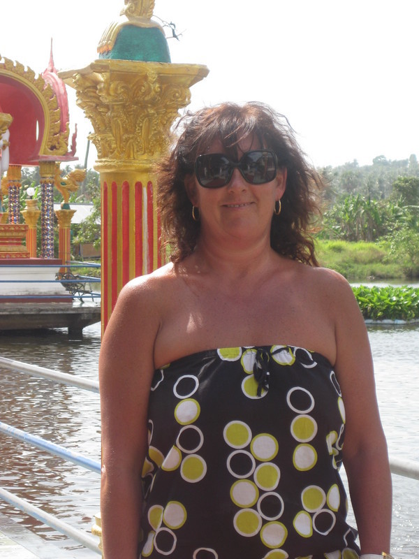 Poppy48 56 From Canvey Island Is A Local Milf Looking For A Sex Date