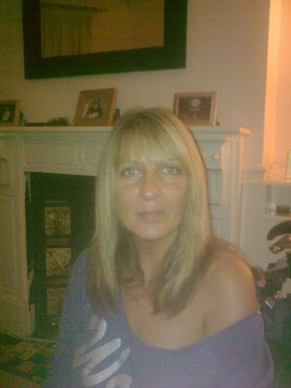 hully21, 50, from London is a local granny looking for casual sex
