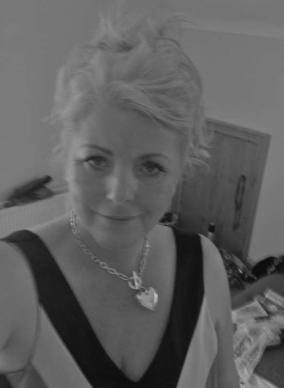 Pinkgirlliz 48 From Nottingham Is A Local Granny Looking For Casual