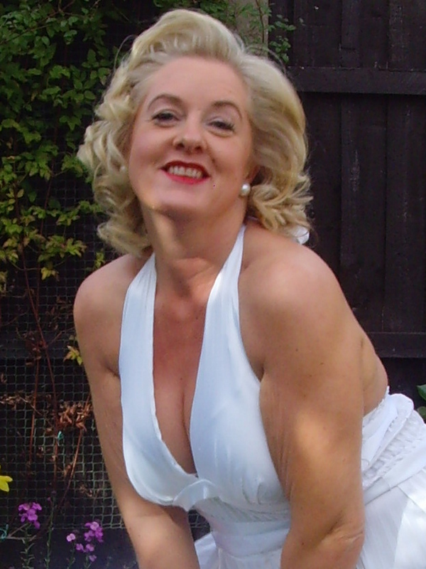 Allie X X 45 From Nottingham Is A Local Milf Looking For A Sex Date