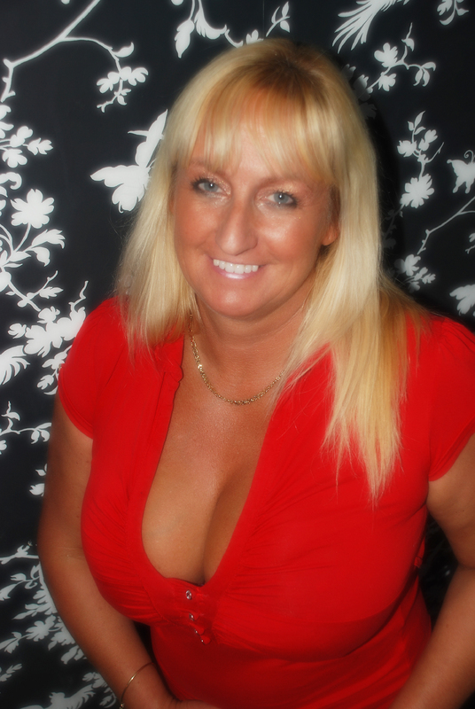 Gymbunnyjulie 41 From Liverpool Is A Local Milf Looking For A Sex Date 8774