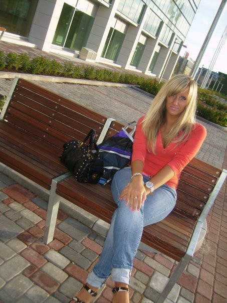 Blonde2211, 26, From Birmingham Is A Local Milf, Looking For A Sex Date