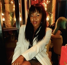Yvonnehoe2